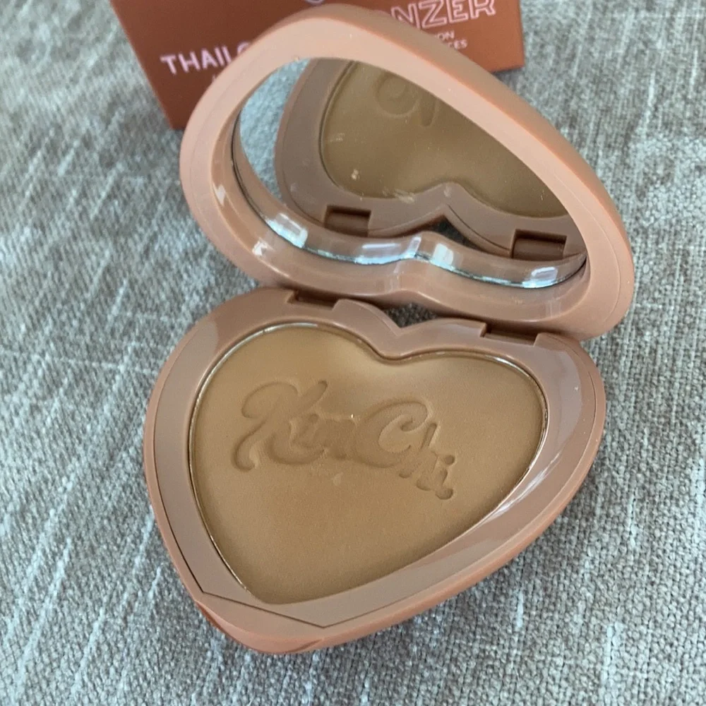 NIB Kim Chi Thailor bronzer #03 “I went to Venice”